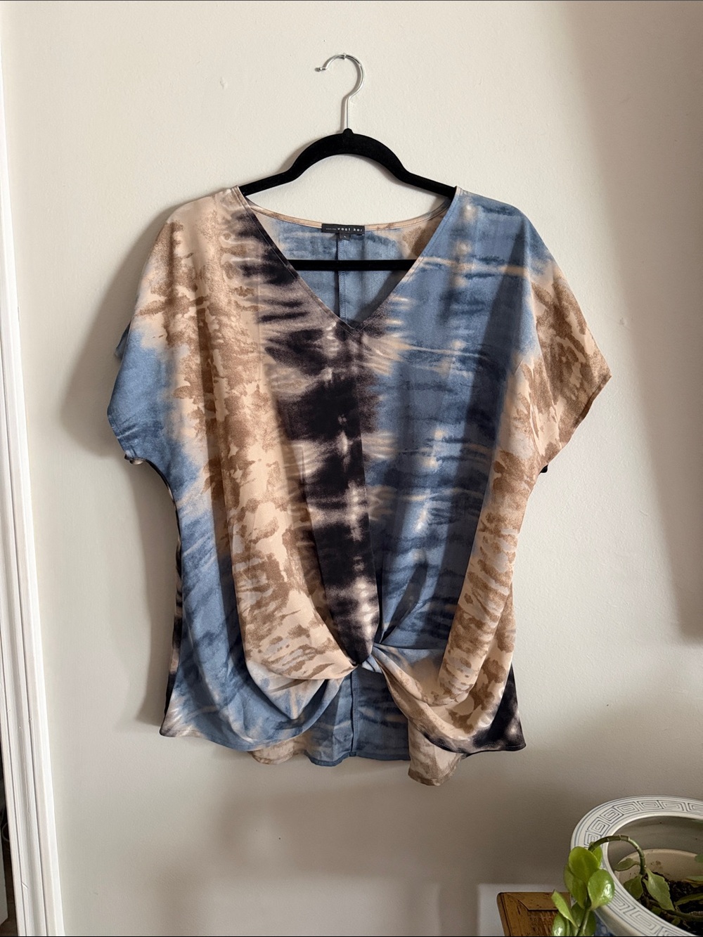 West Kei Tie-Dye V-Neck Twist Front Blouse - Blue & Tan